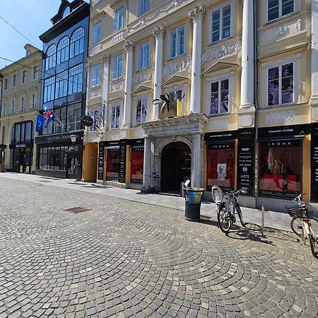 Charming Apartment Laura Tour As Ljubljana By Town Hall Exteriör bild